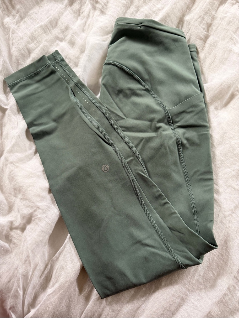 lululemon athletica Willow Leaf pocket Women’s High-Rise Leggings
